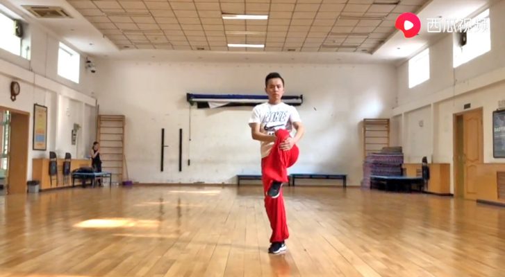 Комплекс Ба Дуань Цзин для детей - Ba Duan Jin Exercise for Children (Shao Er Ba Duan Jin) - Исполнение инструктором
